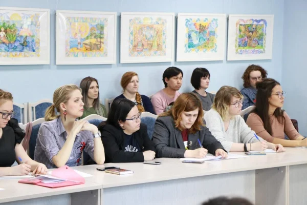 Министр культуры Новосибирской области встретился с молодыми специалистами библиотеки