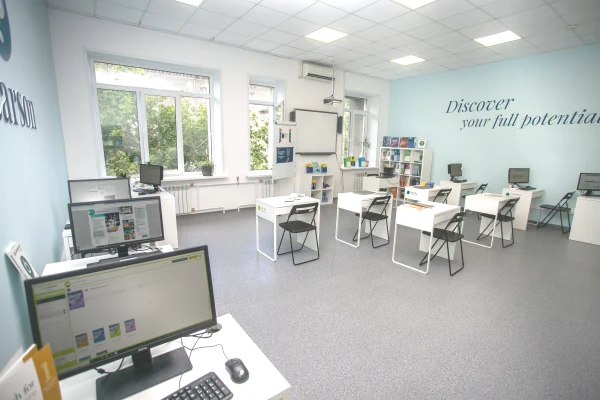 Уникальный лингвистический ресурсный центр Pearson Learning Studio открывается в библиотеке