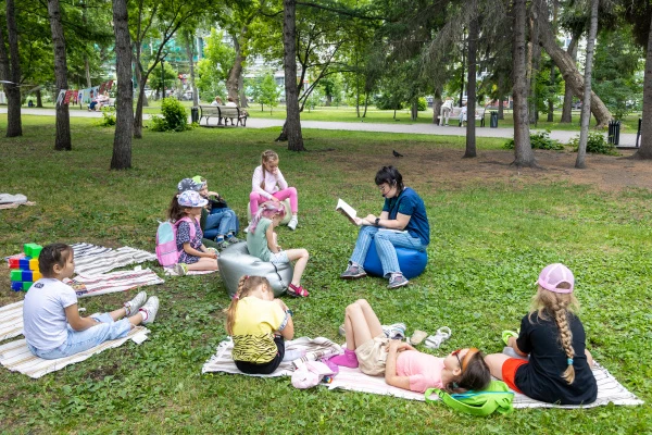 Библиотека на траве